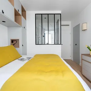 pick-a-flats-apartment-at-rue-corneille-saint-germain.fr-paris.fr/