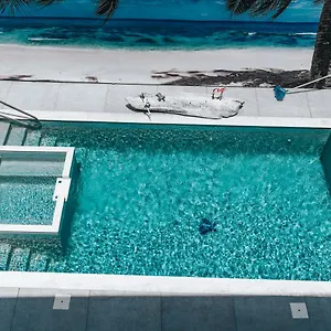 gray-door-apartments.comcaribbean.com/